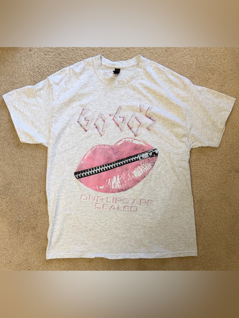 The Go-Go's Our Lips Are Sealed Band Graphic Tee – Ash Gray XL